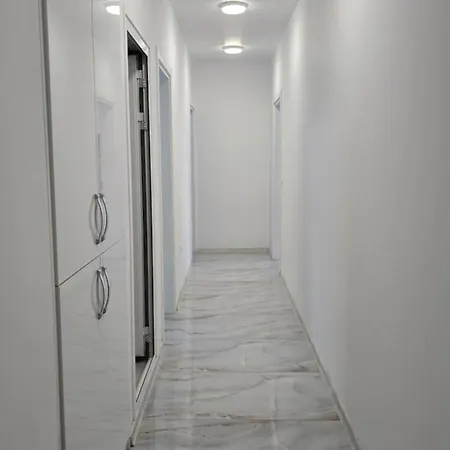 White Magic Apartament Warna